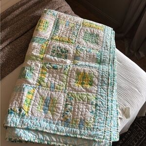 Pottery Barn Teen Twin Size Patchwork Quilt Comforter